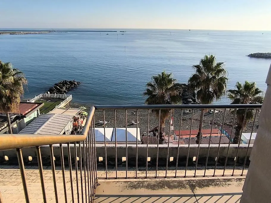 I Monti Sul Mare - Appartamento A Genova Pegli 0*, Genoa