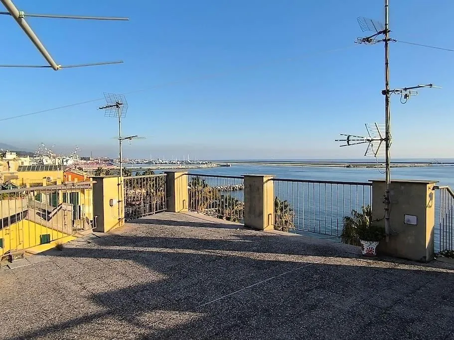 I Monti Sul Mare - Appartamento A Genova Pegli 公寓
